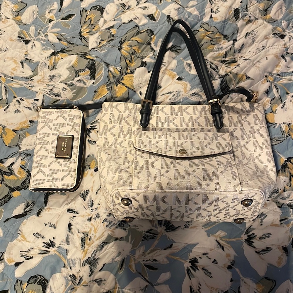 Michael Kors Purse and Wallet Combo